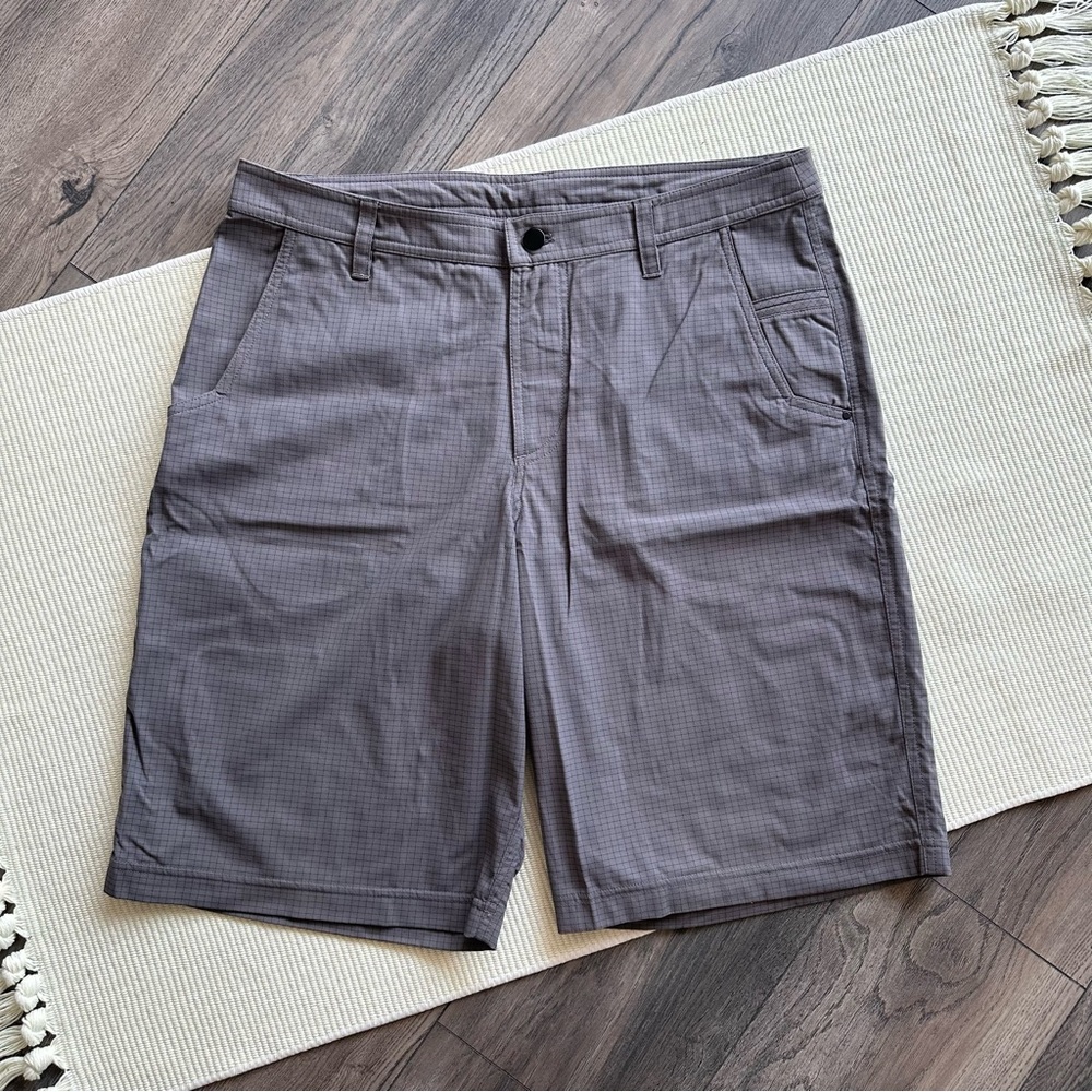Lululemon Gray Grid Check Print Chino Stretch Golf Shorts